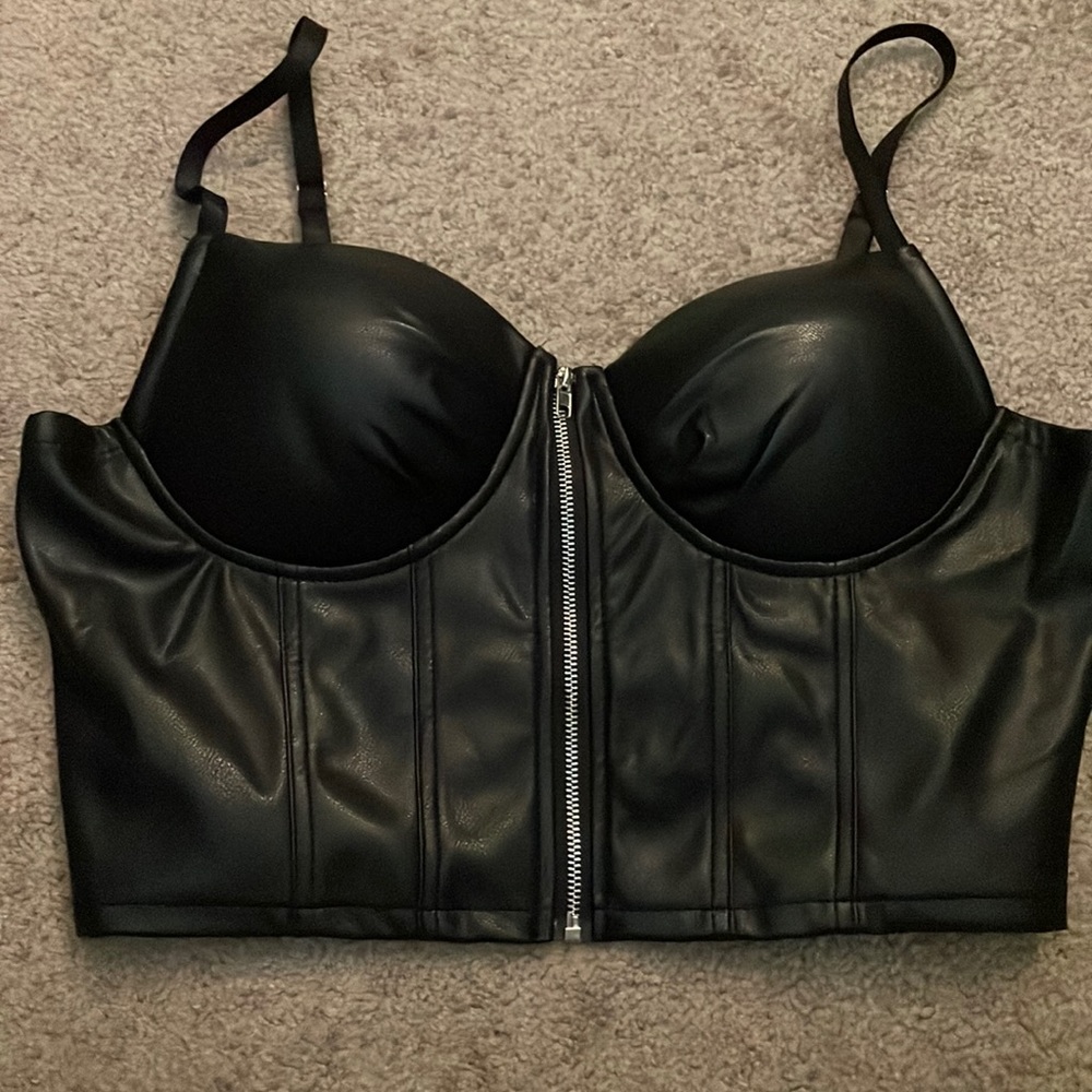fake leather black zip up crop